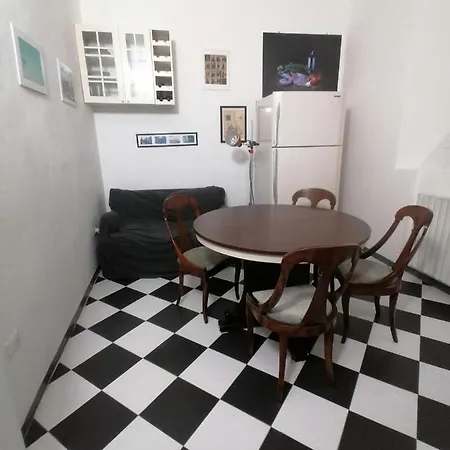 Gallery House Apartment