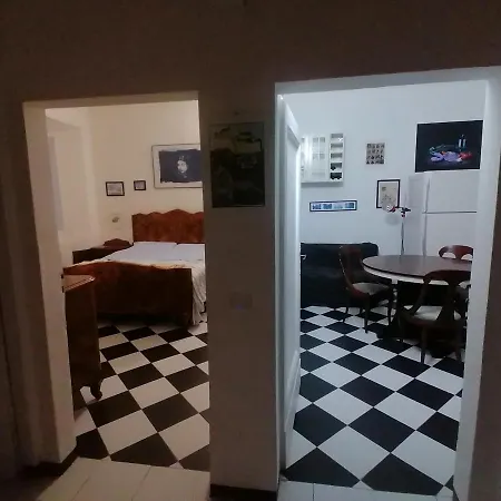 Apartment Gallery House *